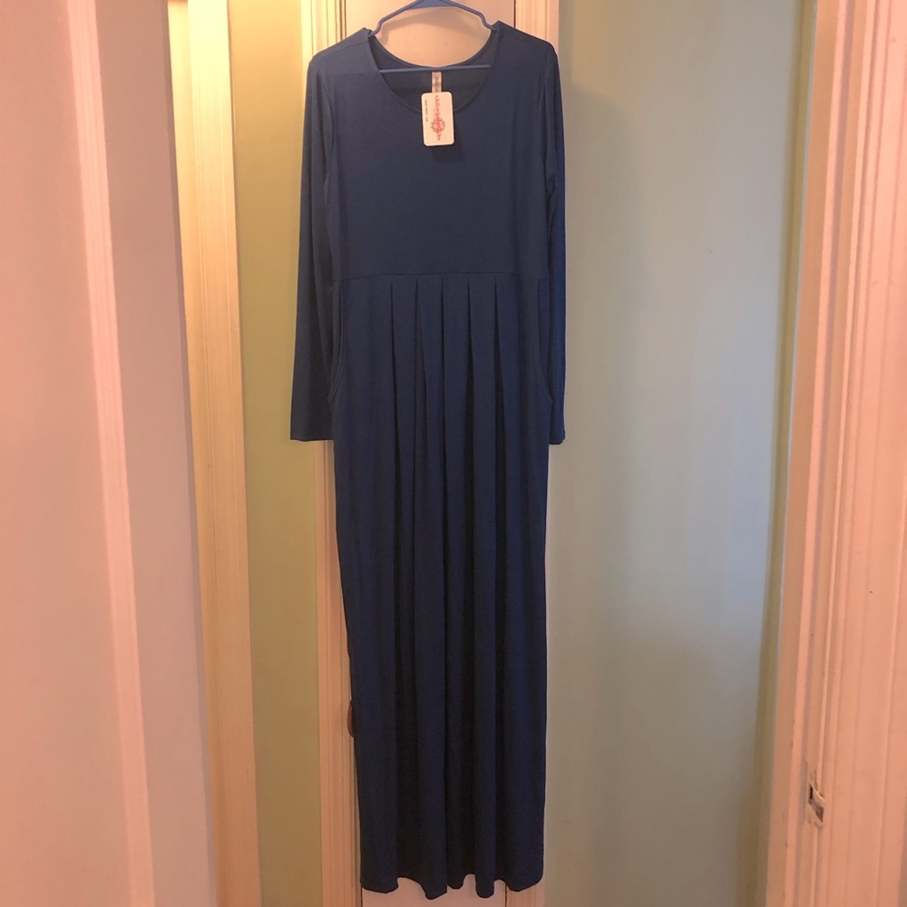 Zenana long long-sleeved blue dress